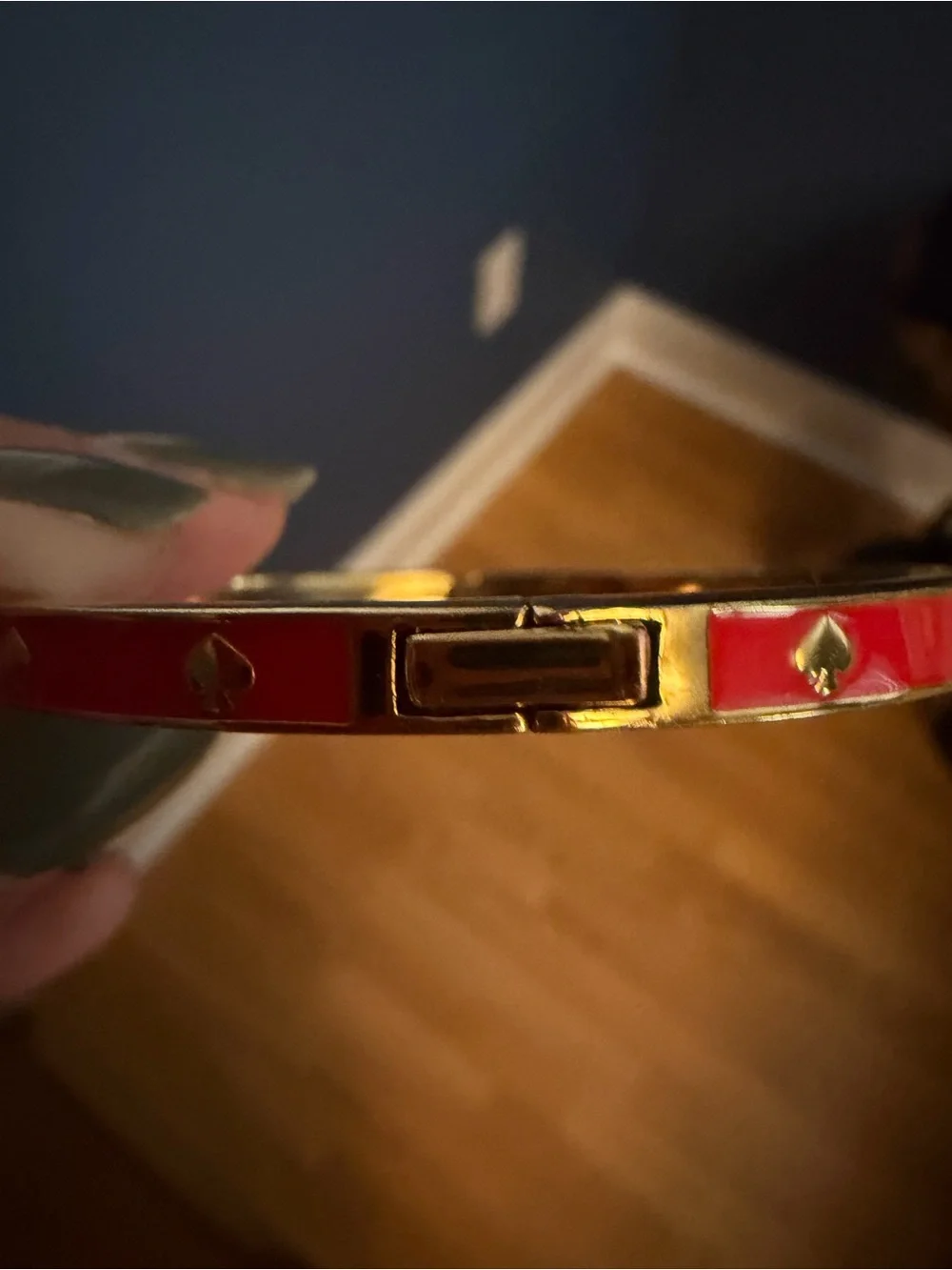 Kate Spade New York Red Enamel Gold Spade Hinged Bangle Bracelet - Picture 3 of 3
